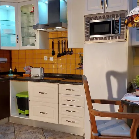 Апартаменты Guenstiges An Der Strasse