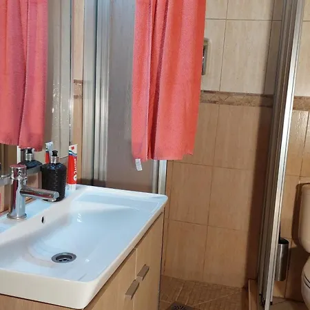 Апартаменты Guenstiges An Der Strasse