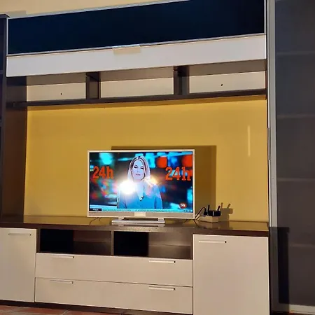 Apartment Günstiges An Der Straße *