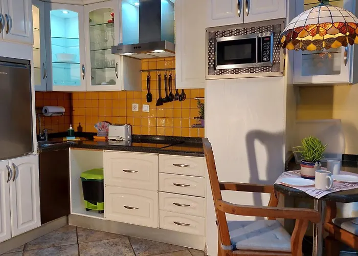 Appartement Guenstiges An Der Strasse